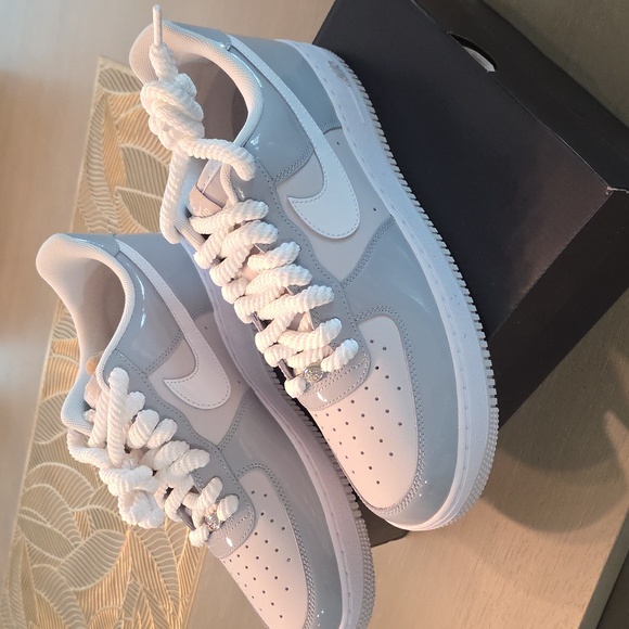 Nike Air Force 1 White and Light Gray Shoes Men Brand New With Tags - Picture 3 of 5
